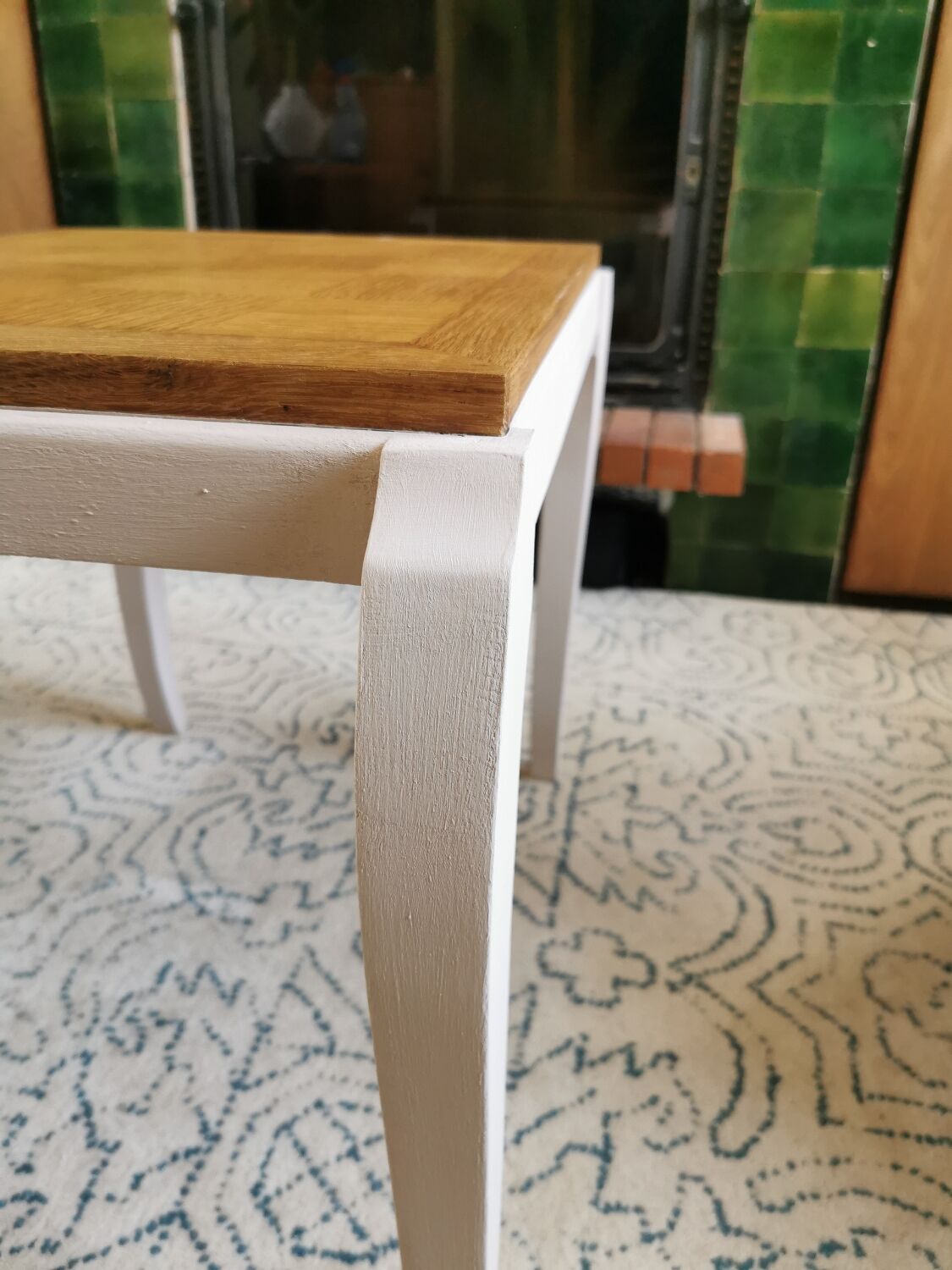 Table basse art déco relookée, pieds galbés
