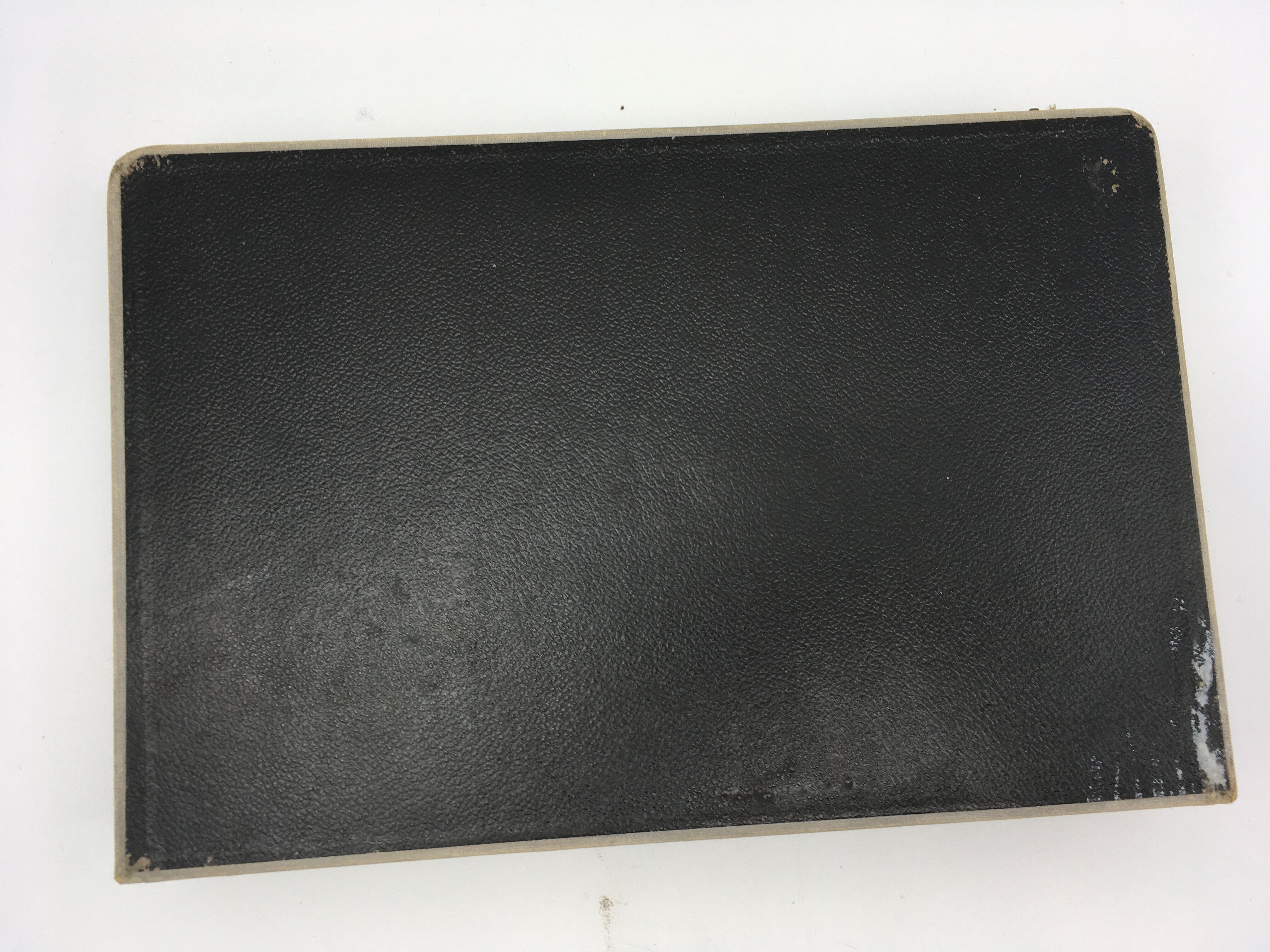 Box of filled silver salad cutlery