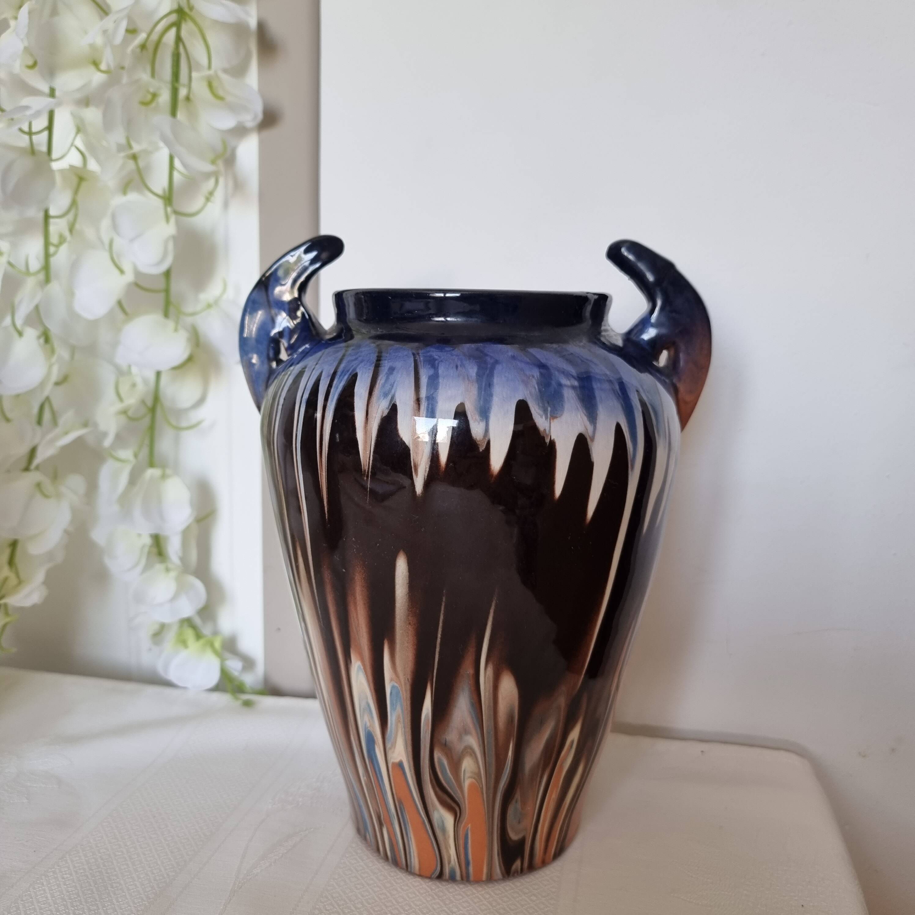 Pair of Art Deco vases in Savoy earthenware, 1940, multi-colored polychromy