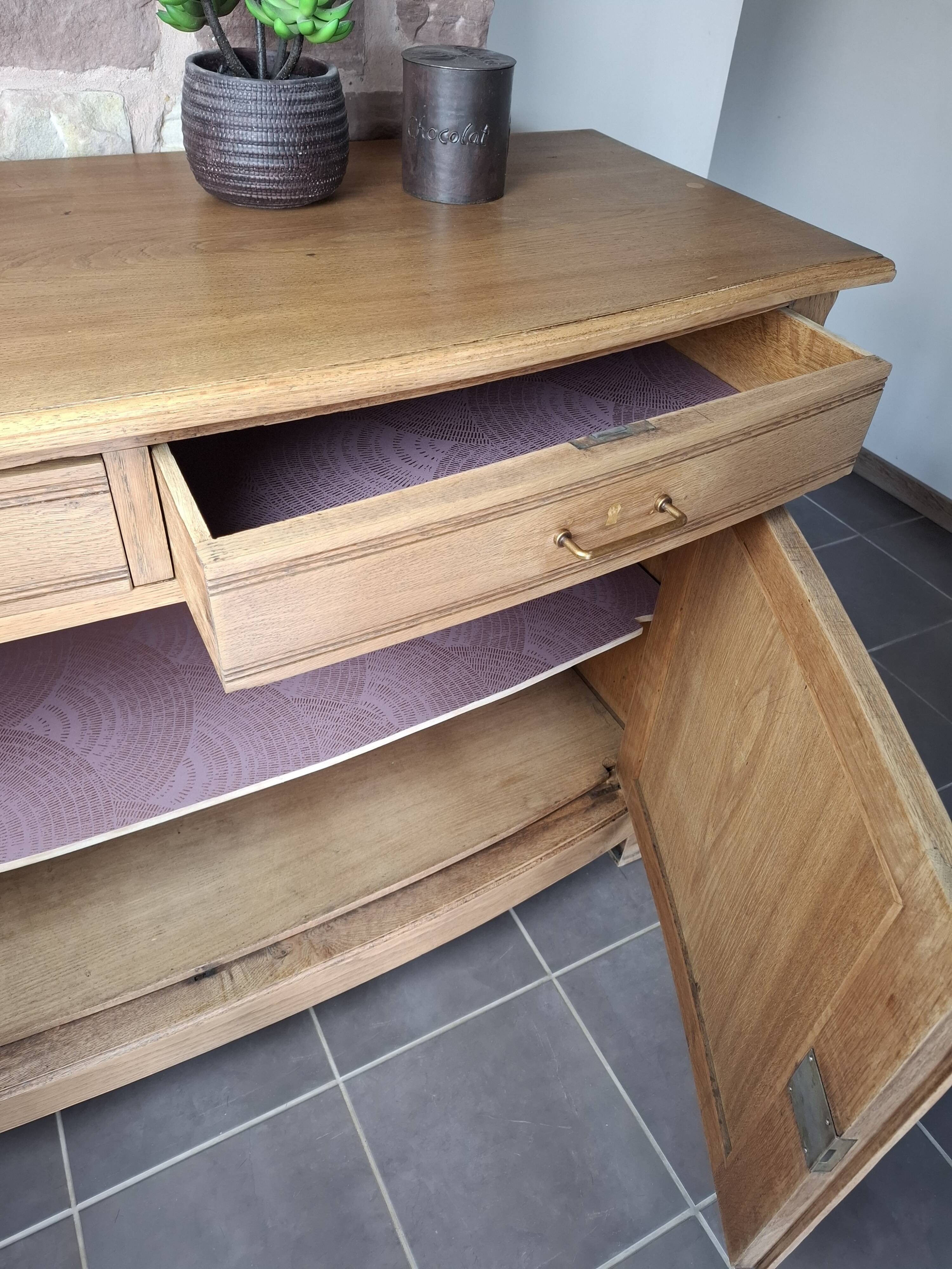 Justin, the understated and chic buffet in solid oak.