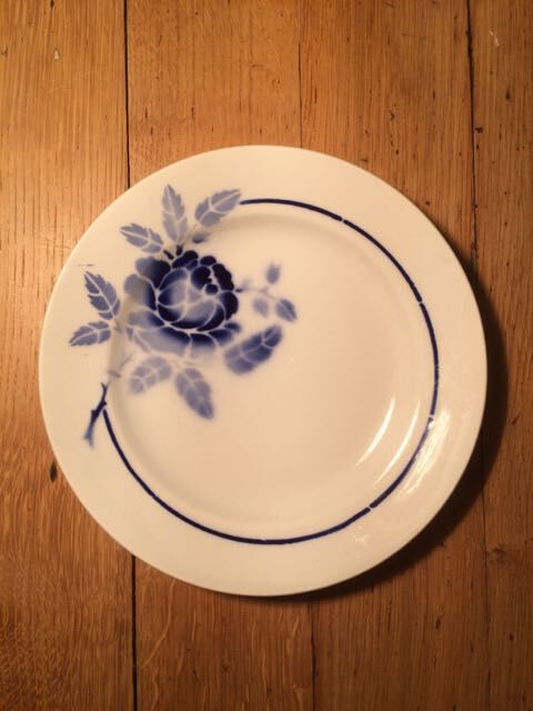 Suite of 12 plates dessert St Amand