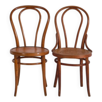 Vintage Thonet chairs (c.1920). Set of 2 pieces no.7