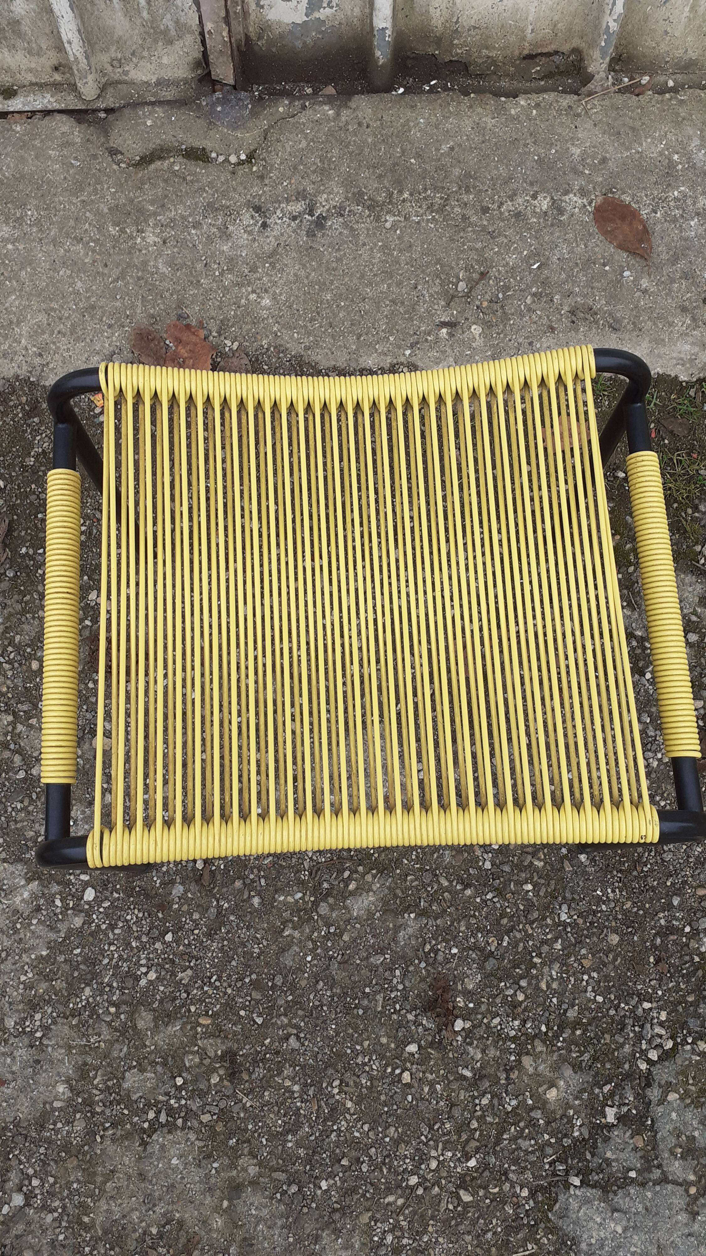 Scoubidou stool