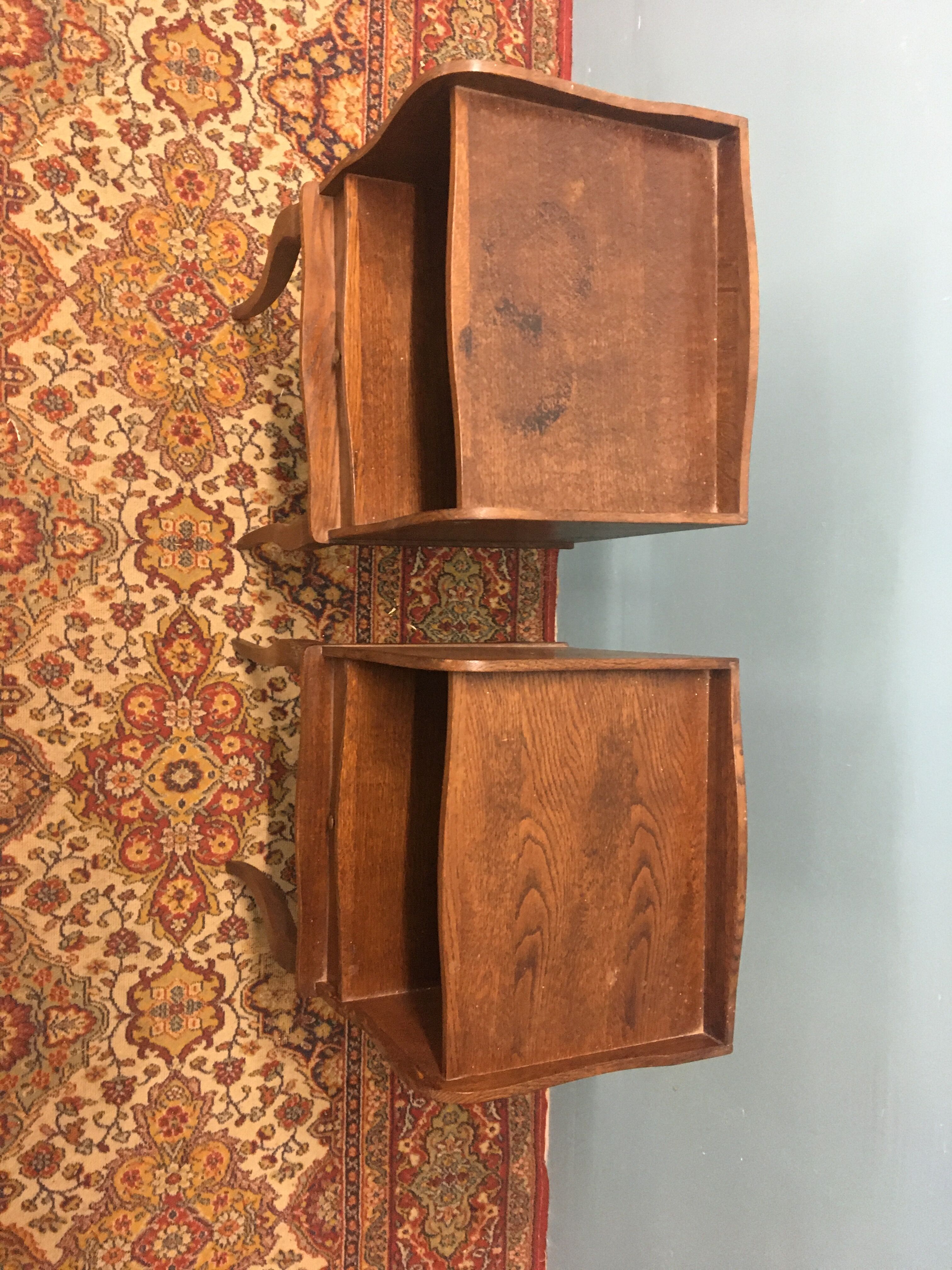 Pair of bedside feet curves