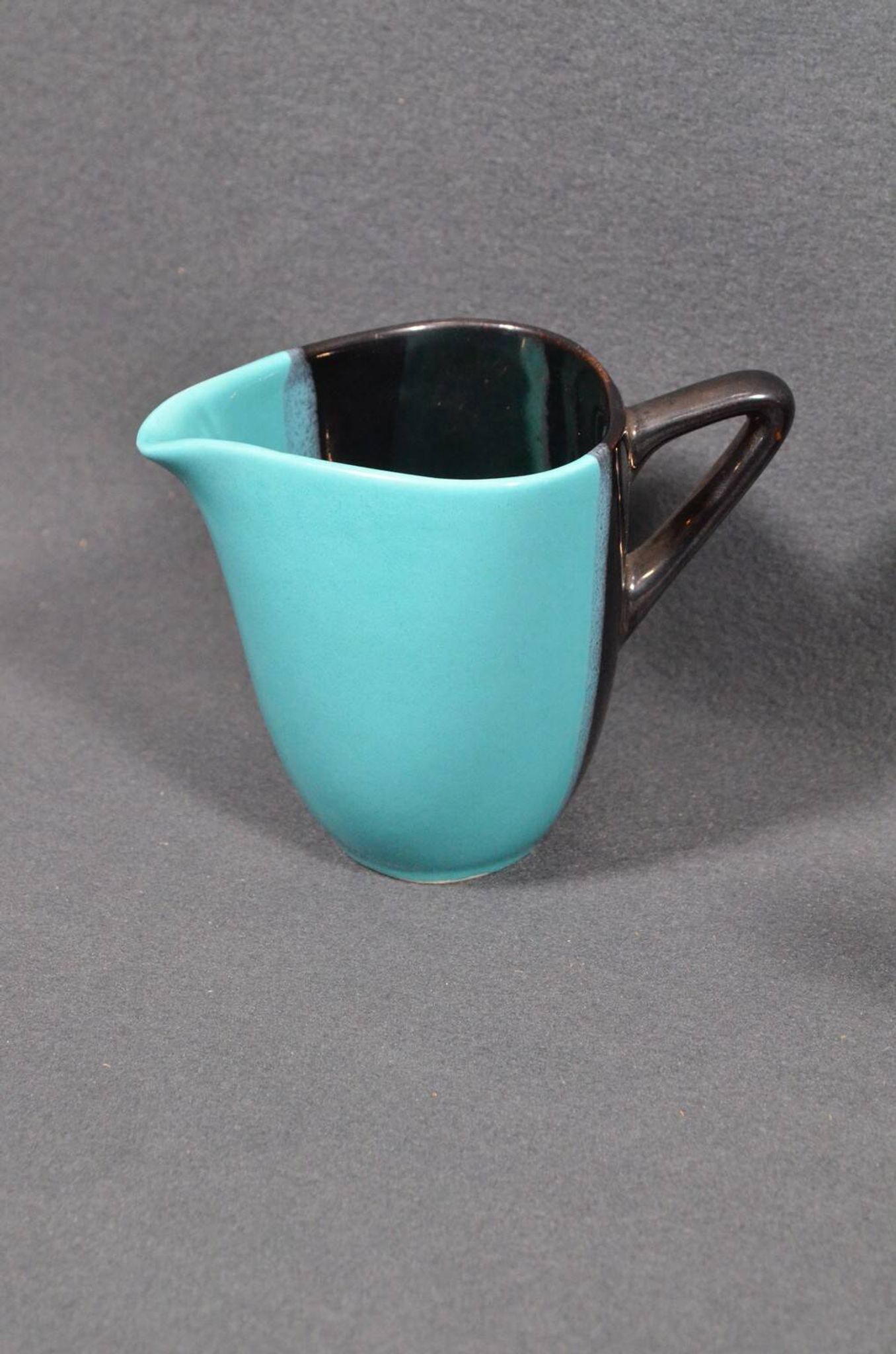 Vallauris coffee service in black and turquoise earthenware.