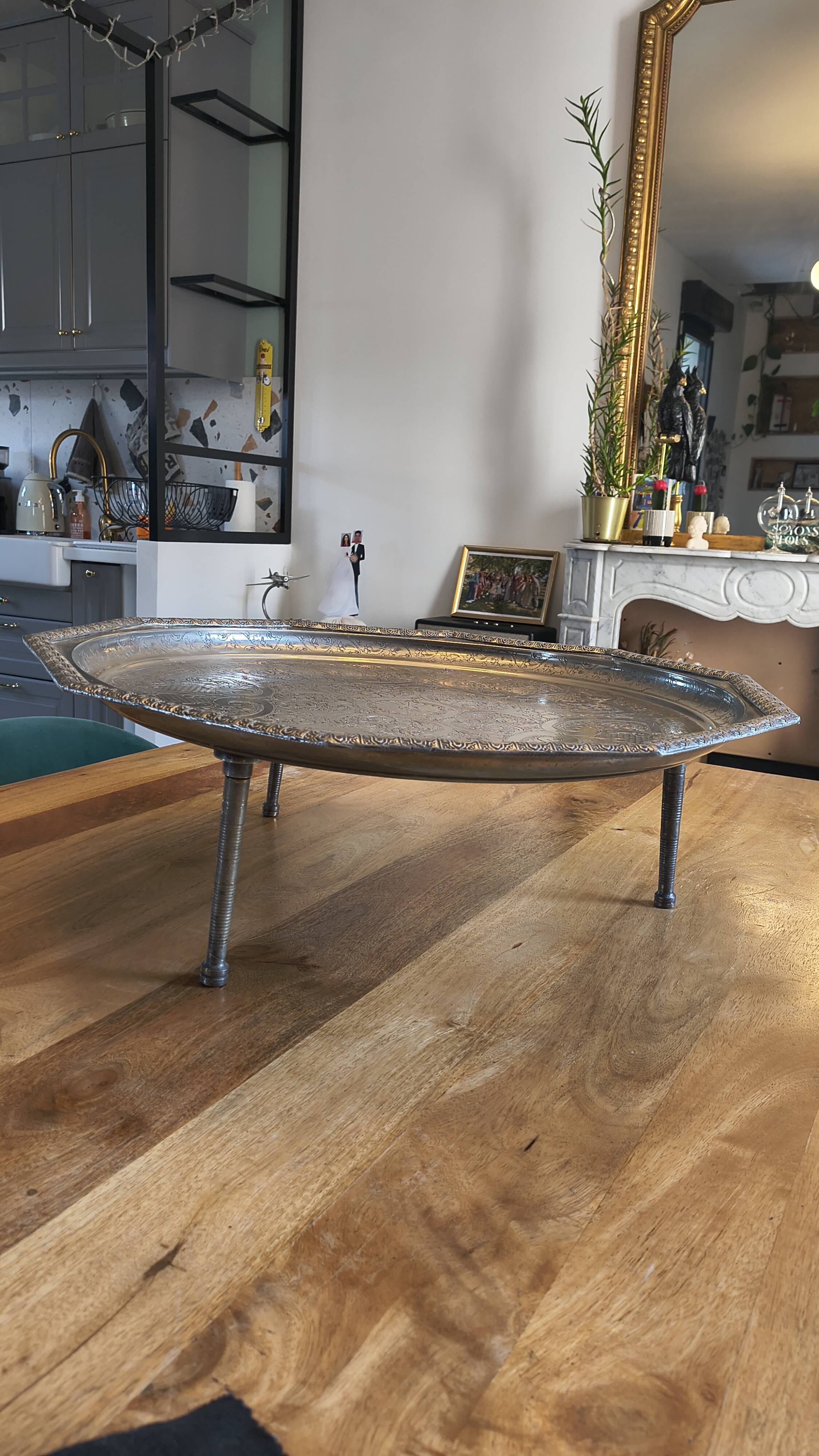 Vintage oriental silver-plated tea tray – Ø 60 cm