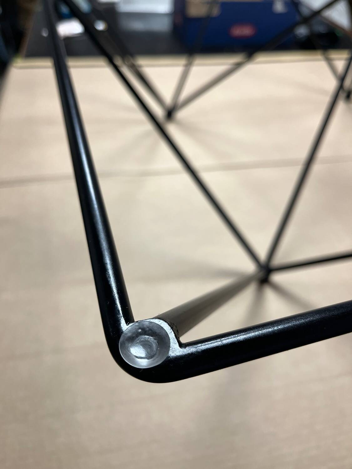 Alanda-style glass and steel coffee table from 1990.