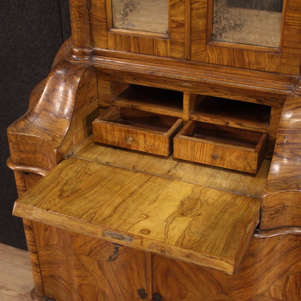 Venetian trumeau in wood with mirrors from the 20th century