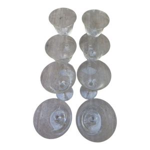 Lot de 8 verres en cristal gravé
