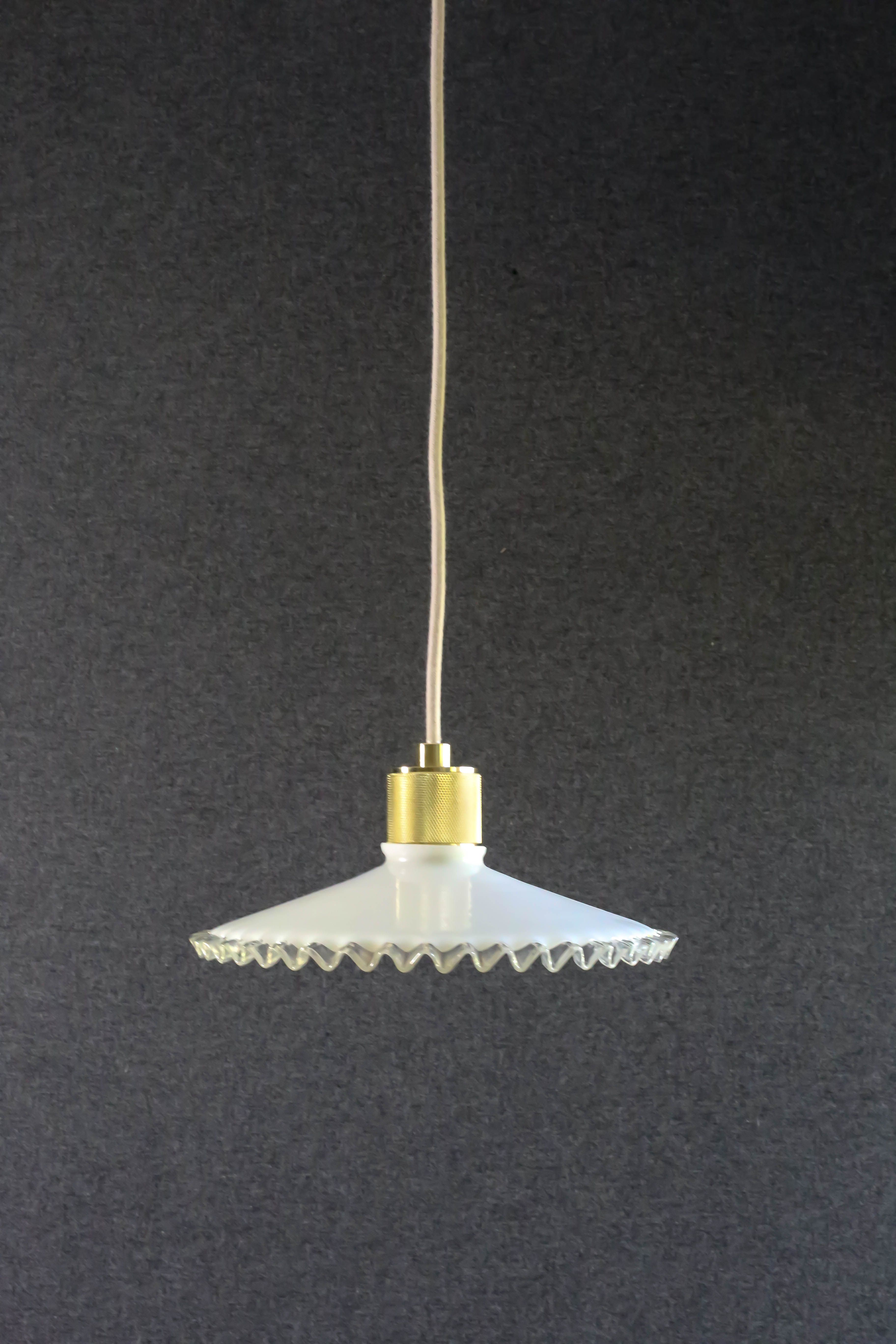 Opaline pendant light in white glass with transparent pleated edges - contemporary metal socket