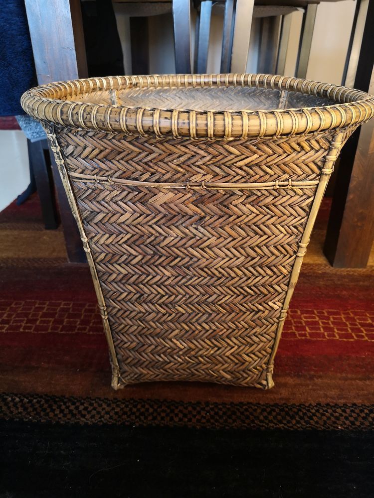 Basket in woven rattan, 1920s-1930s