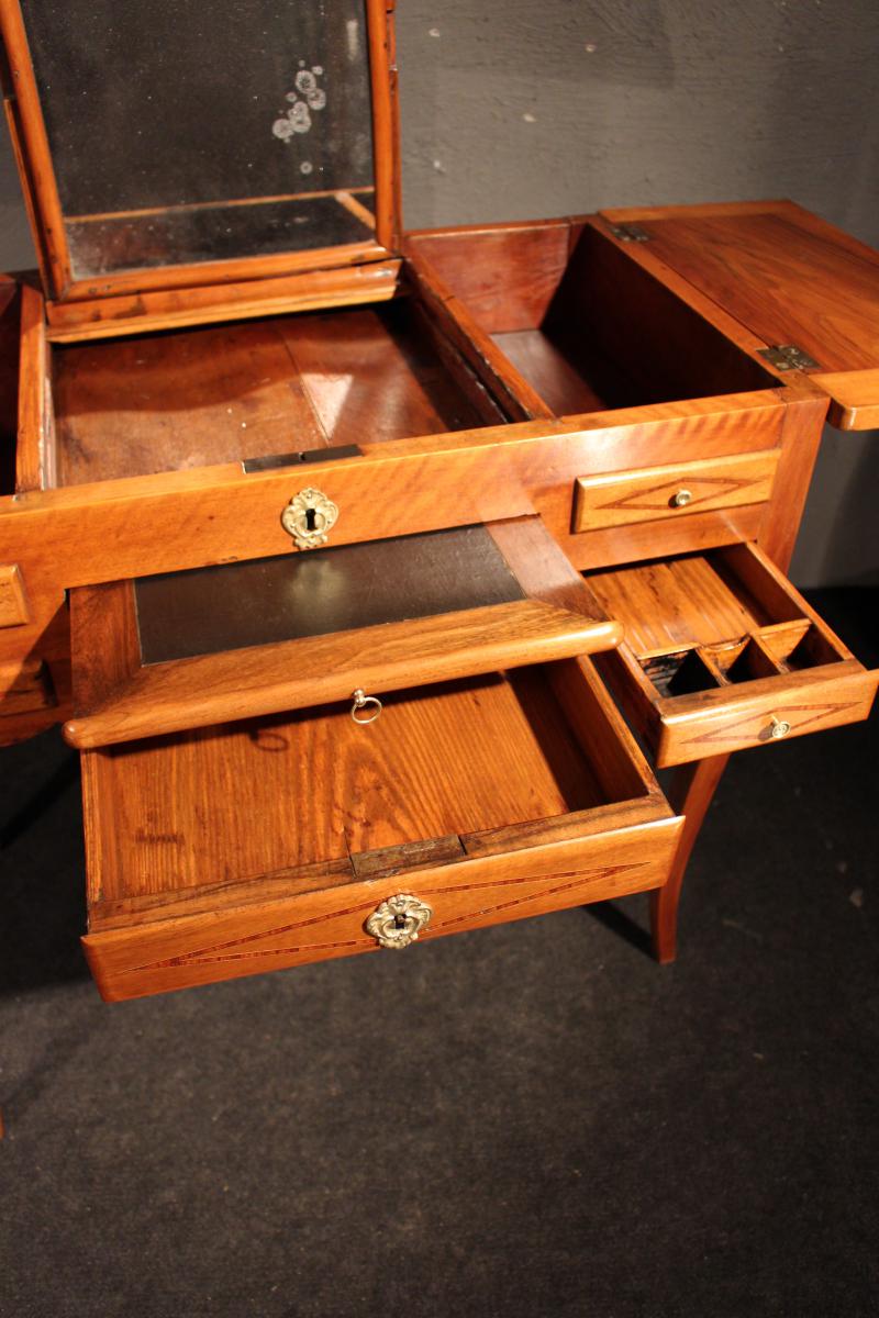 18th century hairdresser