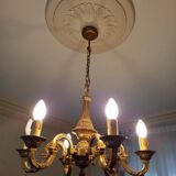 Lustre en métal doré style classique