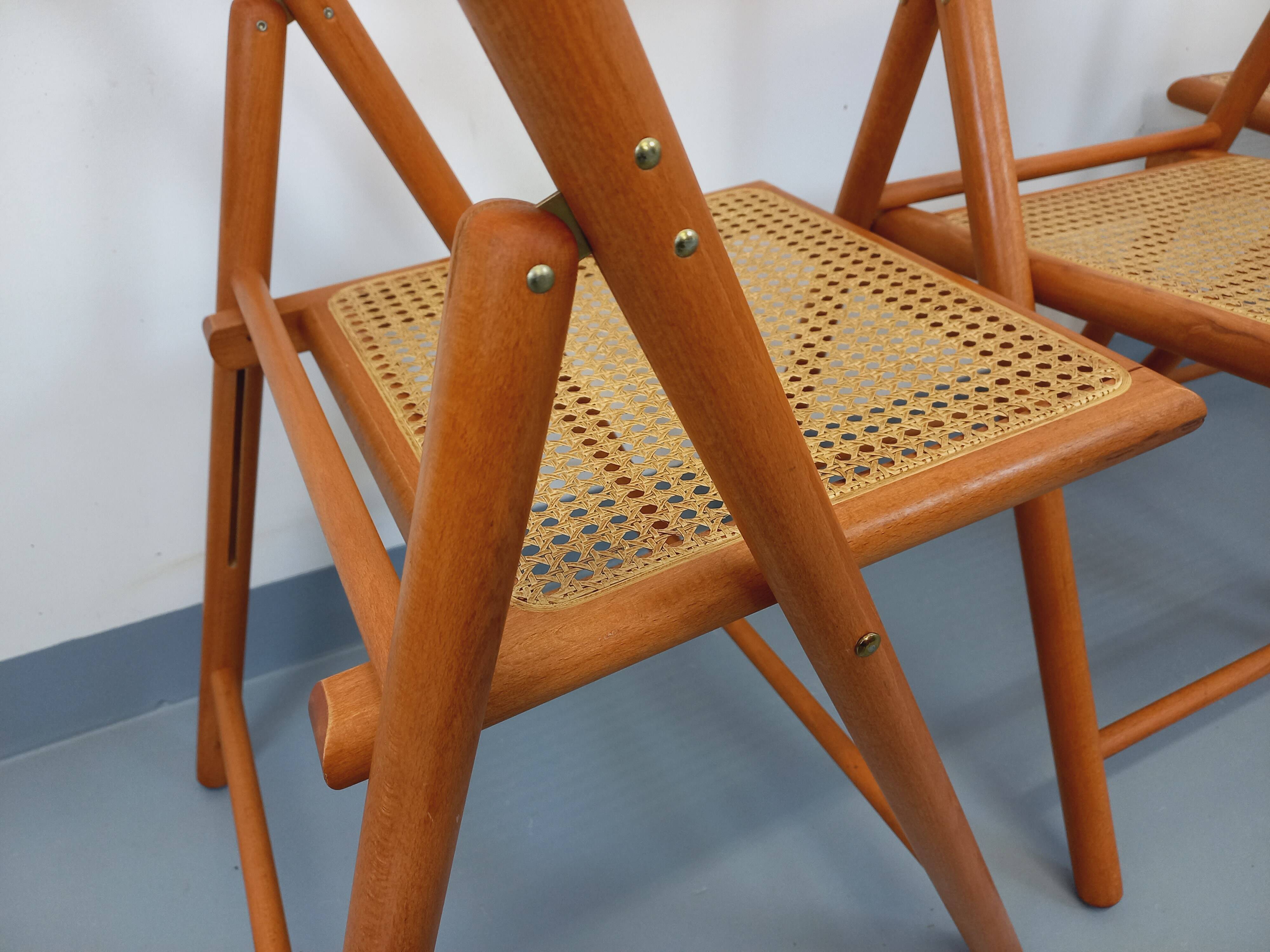 Set of 4 vintage folding chairs from Habitat made of beech wood and caning.