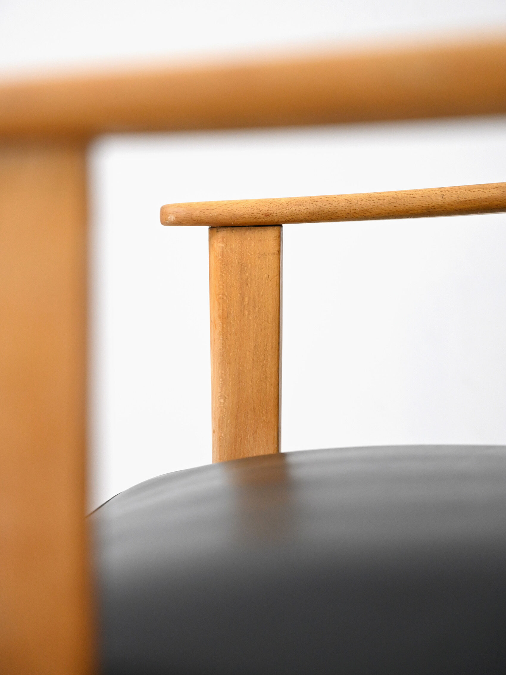 Fauteuil scandinave des années 1960 en cuir noir