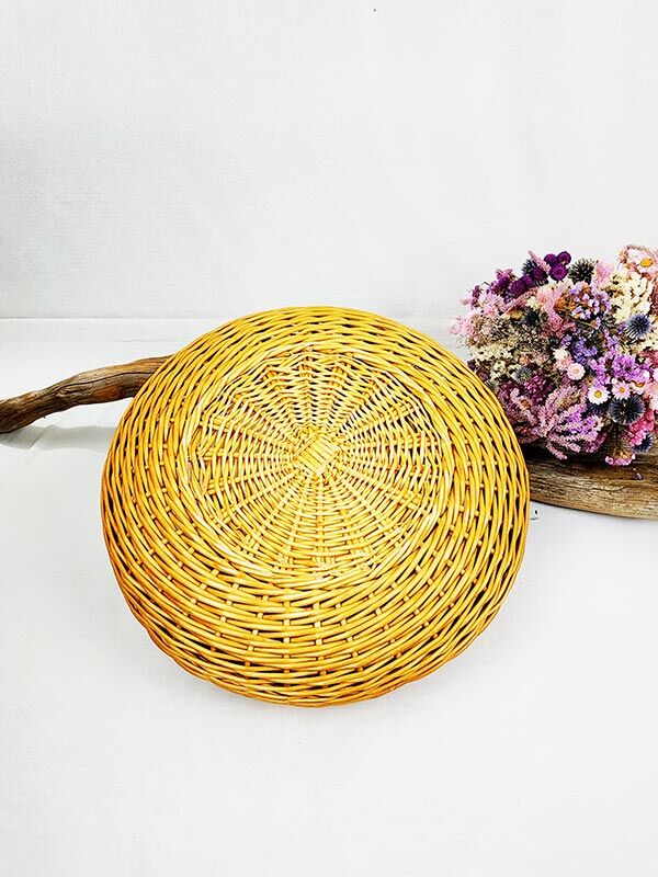 Round wicker flat basket