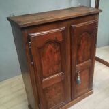 Bressane armoirette with 2 doors