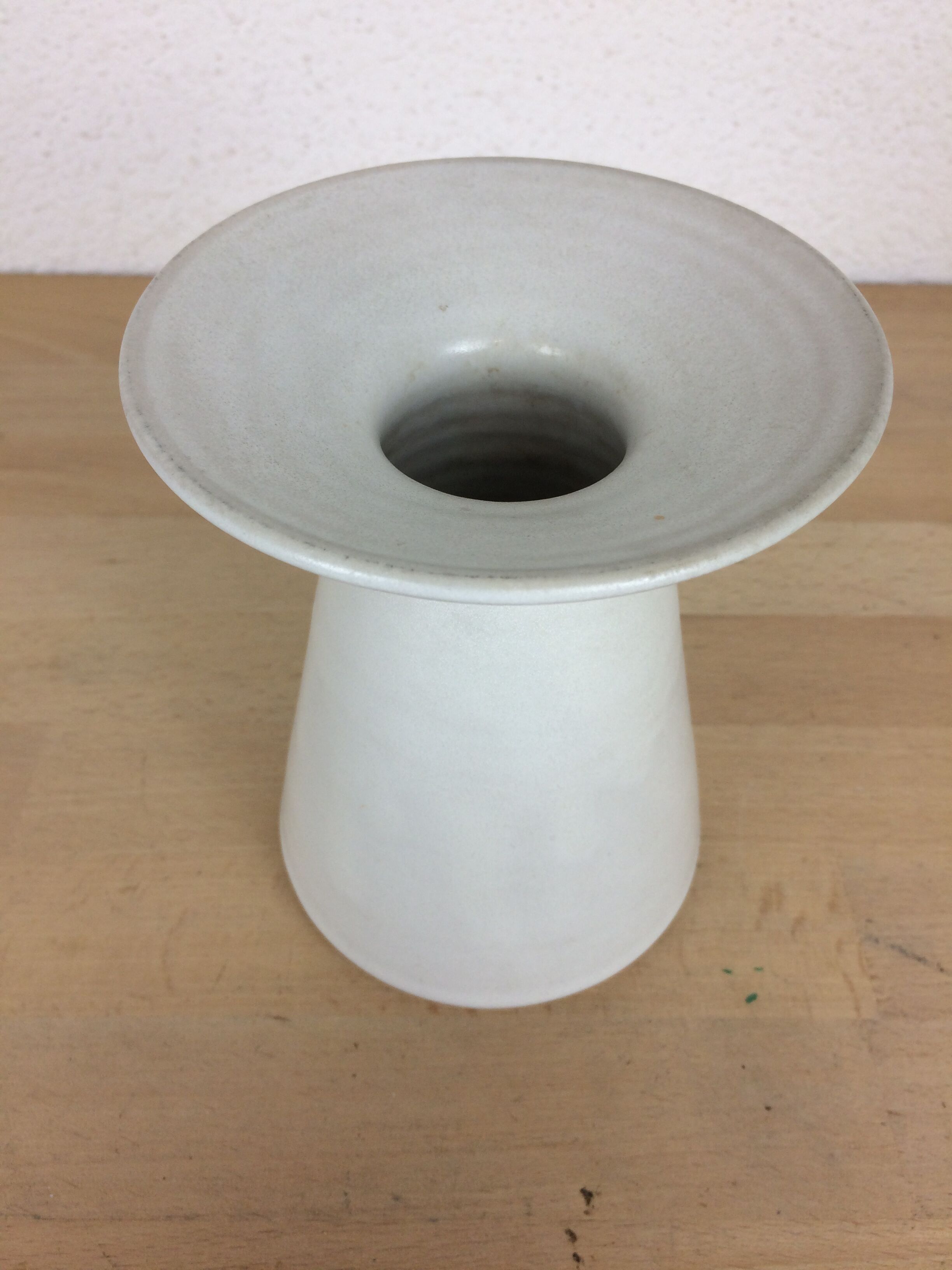 White ceramic vase Jungnickel