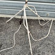 Rare modèle de lampadaire tripode vintage des années 50