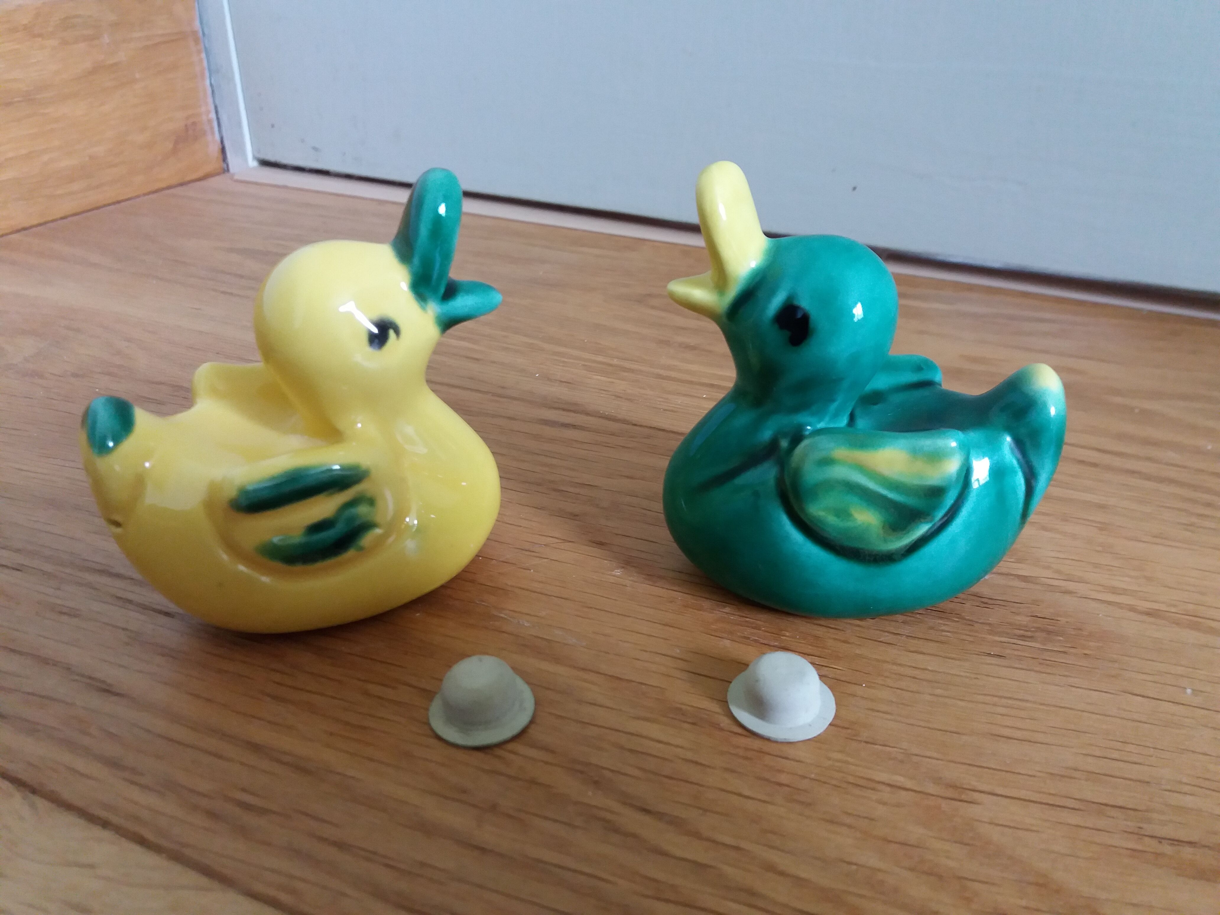 Slurry pepper shaker duck