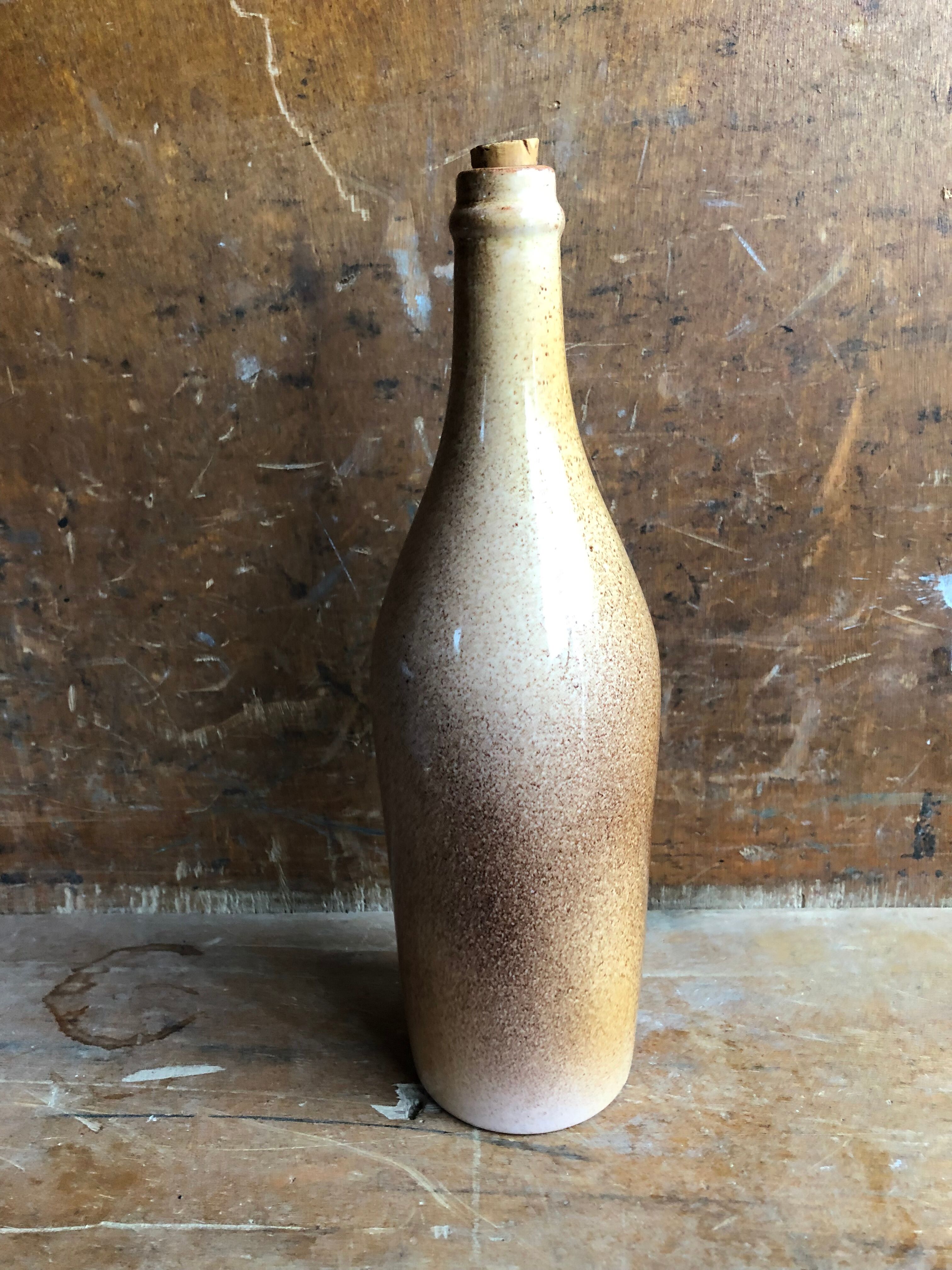 Old Bottle Brown Beige Sandstone + Vintage Cap