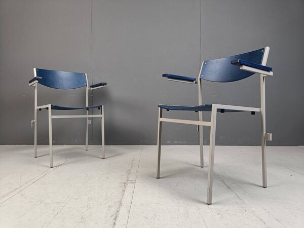 Chaises empilables minimalistes en métal et contreplaqué par Gijs Van Der Sluis