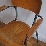Schoolboy chair with armrests