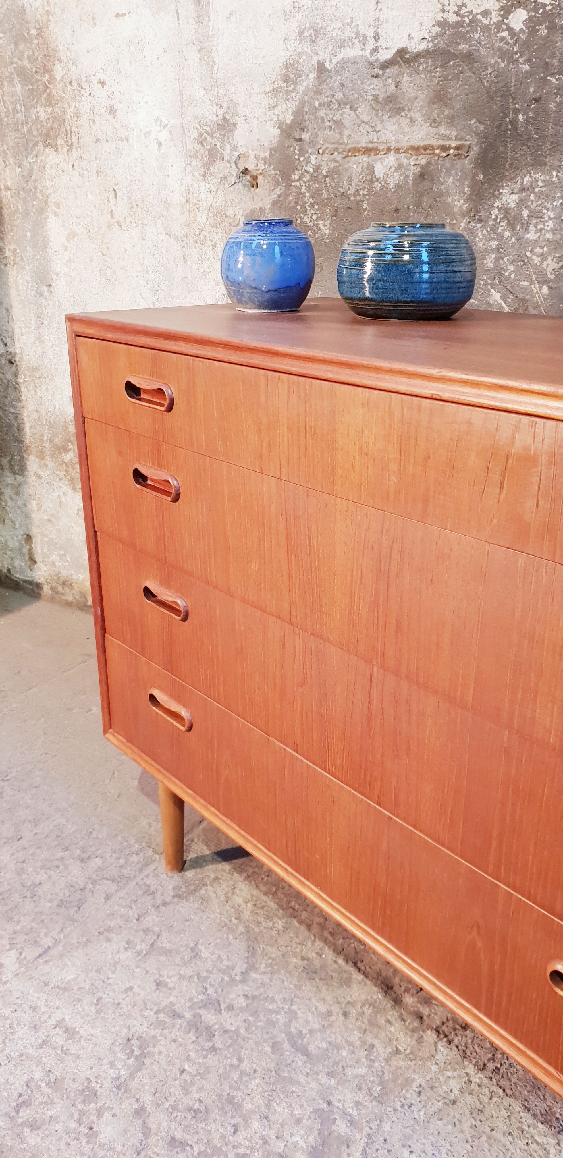 Scandinavian chest of drawers