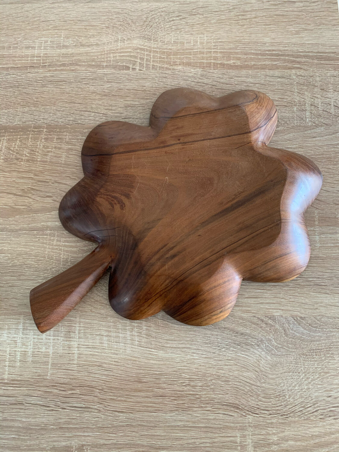 Wooden tray in clover shape