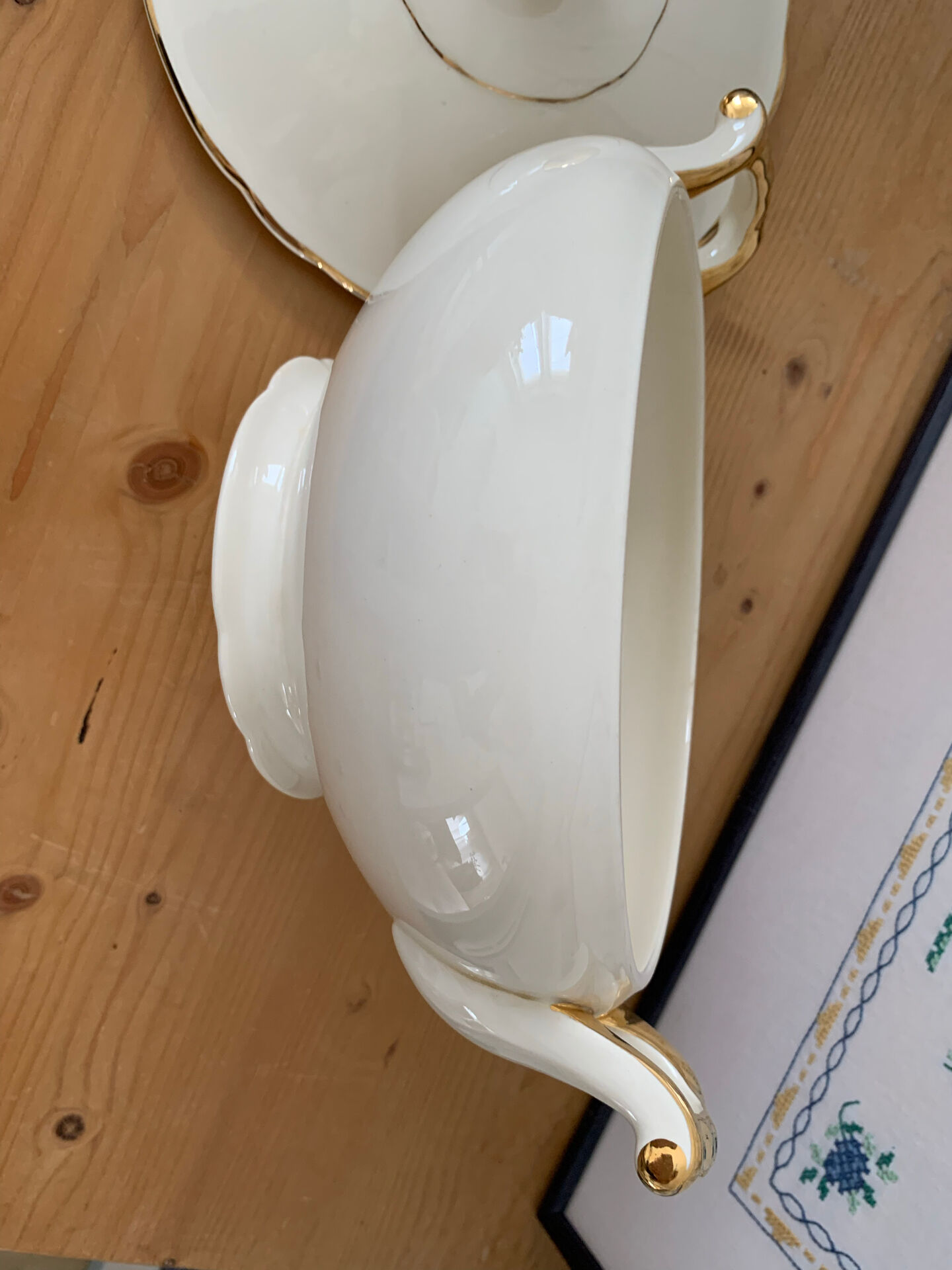Antique soup tureen Villeroy & Boch