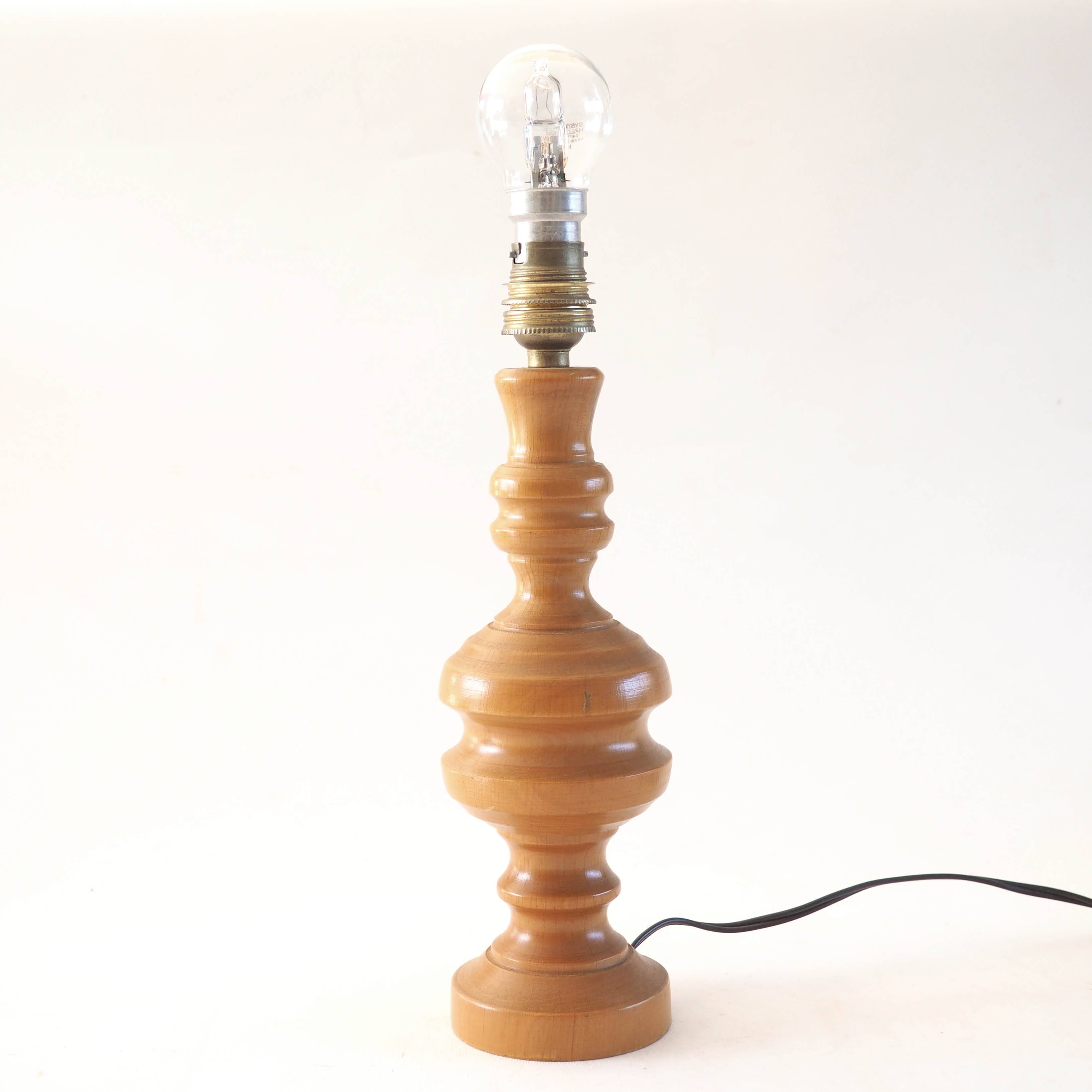 Pied de lampe bois tourné