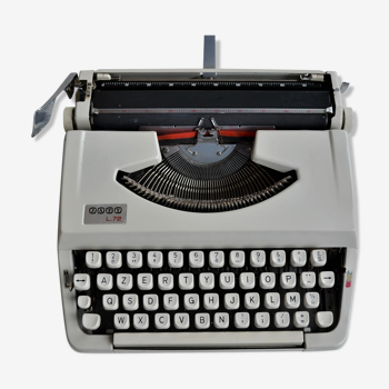 Brother portable typewriter "L72", 70s