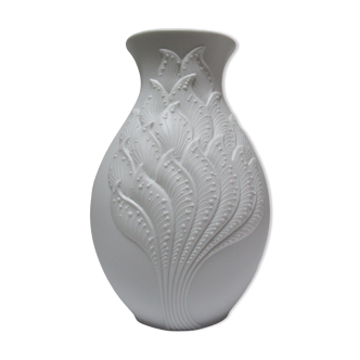 Vase porcelaine biscuit Manfred Frey pour AK Kaiser décor végétal