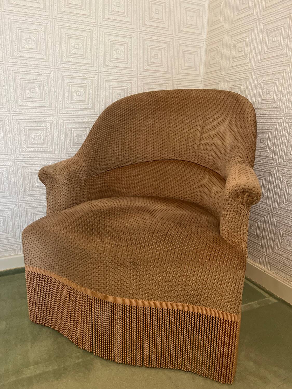 Toad armchair