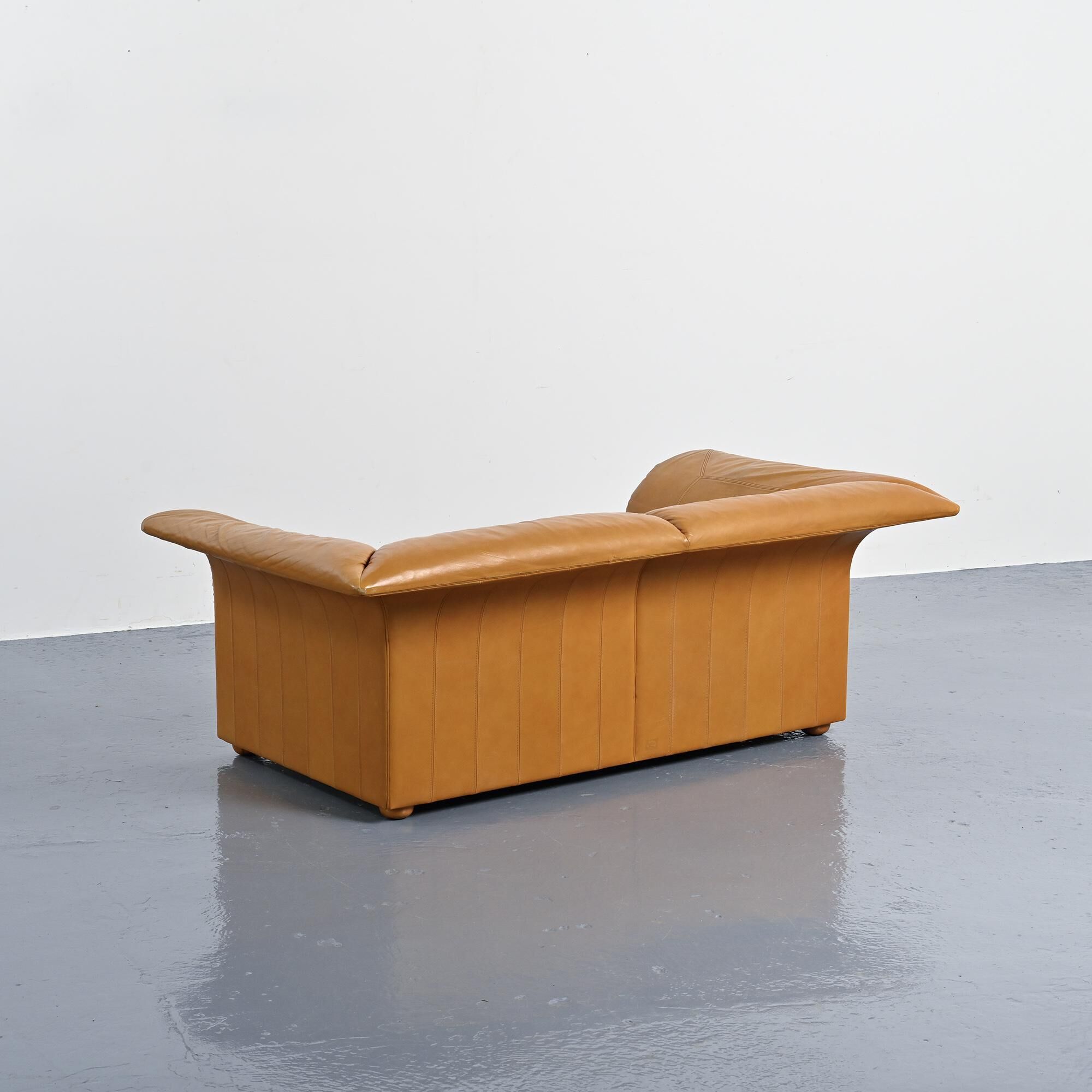 Paire de canapés Loto en cuir par Luigi Massoni pour Poltrona Frau, Italie, 1976