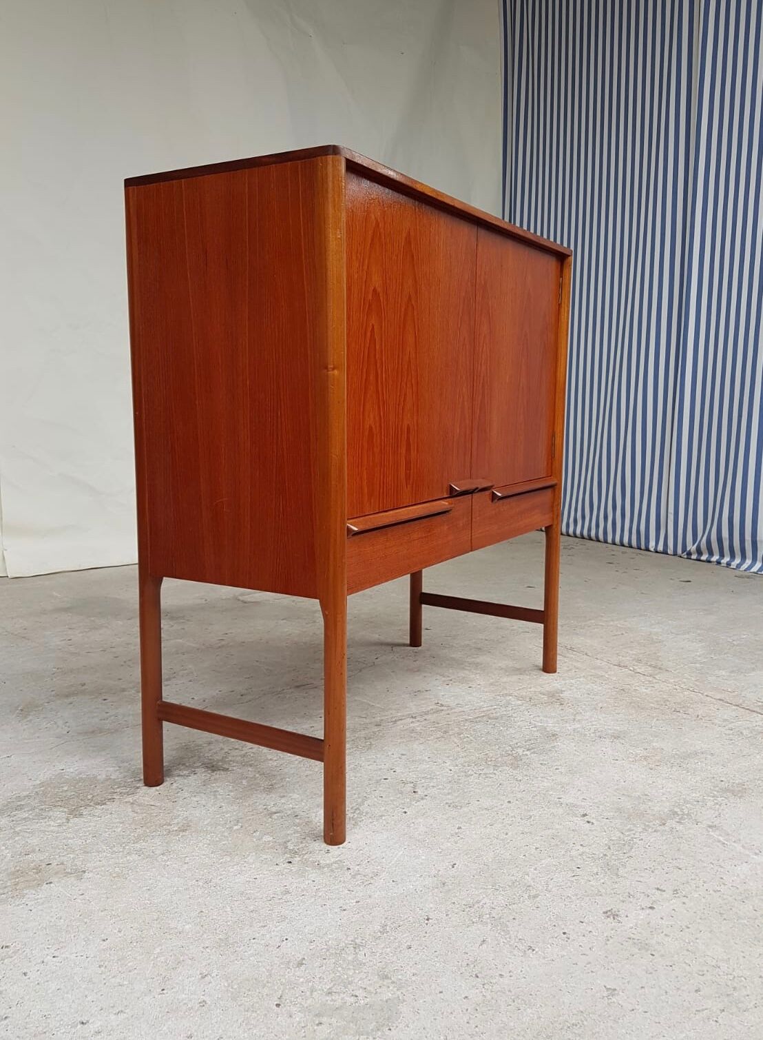 Md century Mcintosh bar cabinet