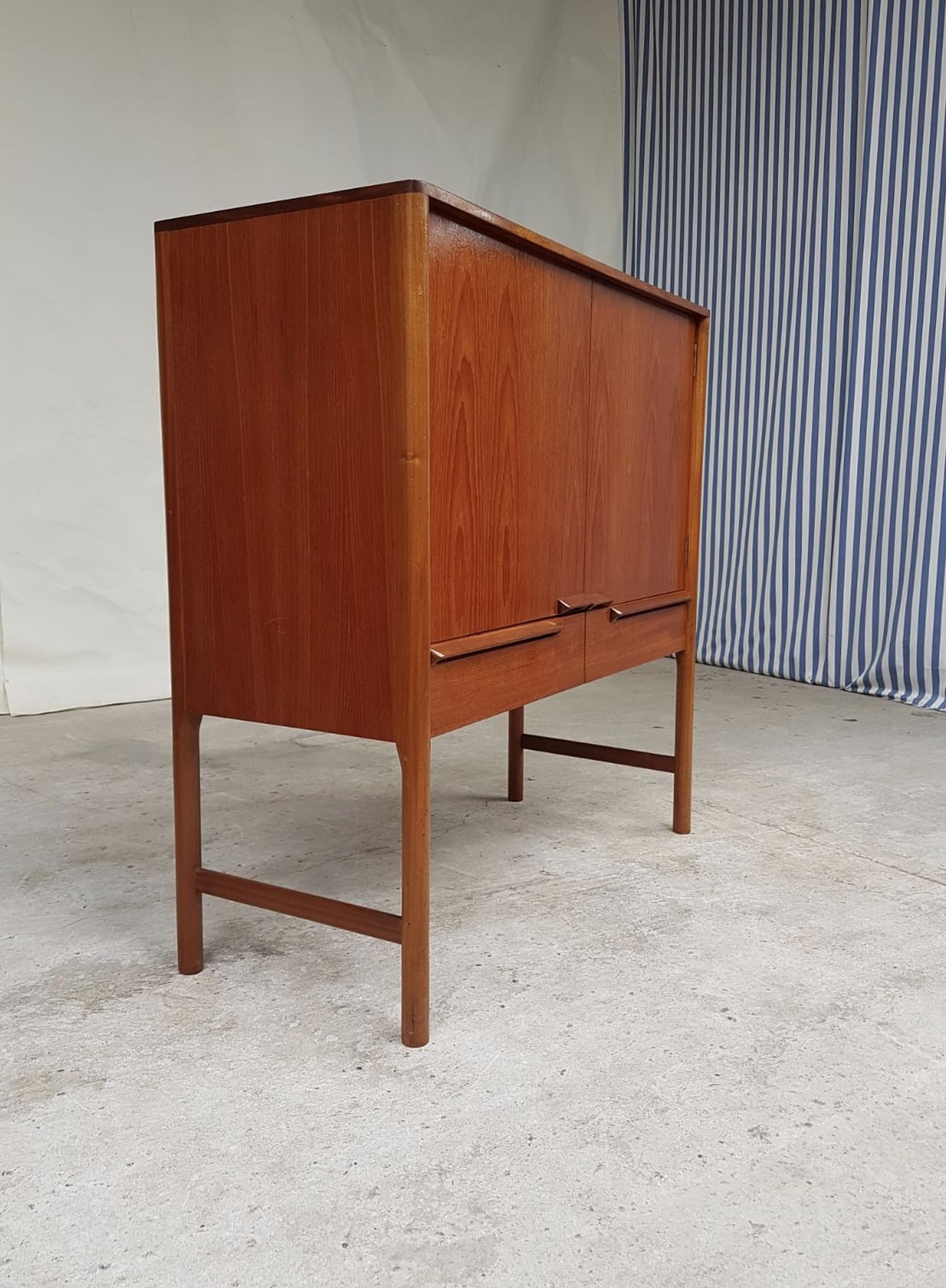 Md century Mcintosh bar cabinet