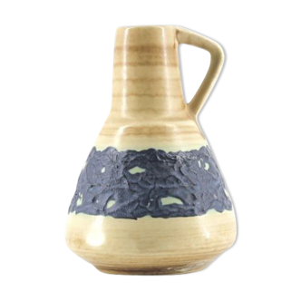 Jug-shaped vase