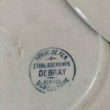 8 ironstone plates from the 19th century in blue camaïeu, mixed manufacturers.