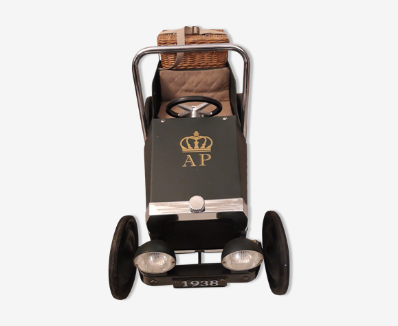 Voiture à pédales royale