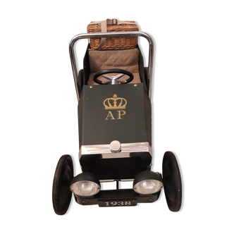 Voiture à pédales royale