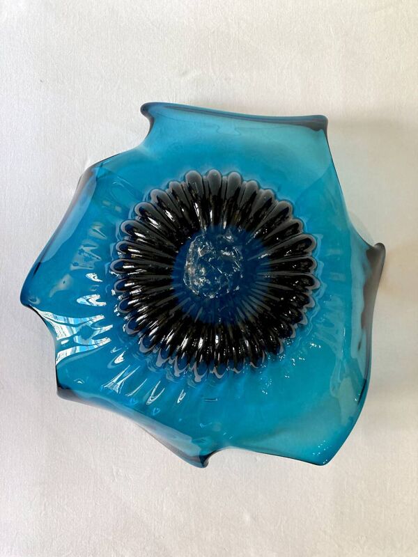 Grande coupe à fruits en verre soufflé bleu