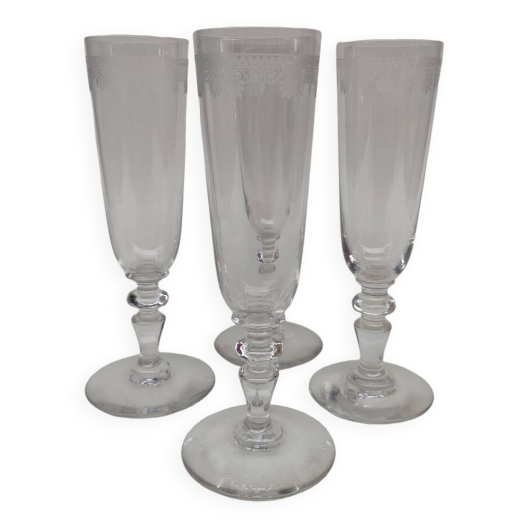 4 flutes à champagne en cristal de baccarat, début du XX ème siècle.
