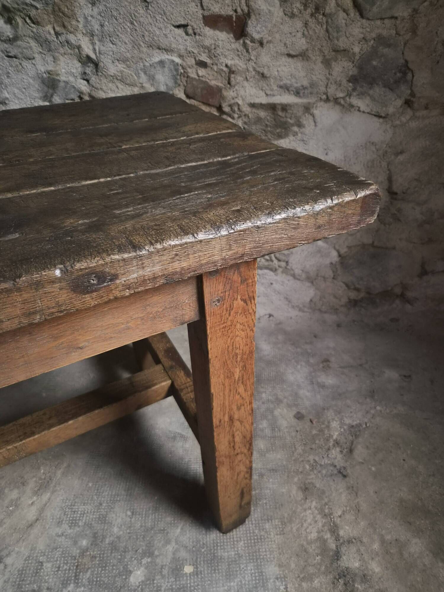 Dining table / antique work table in oak from France, 1750–1850
