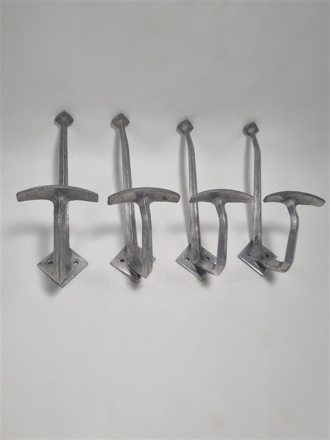 4 aluminium coat hooks