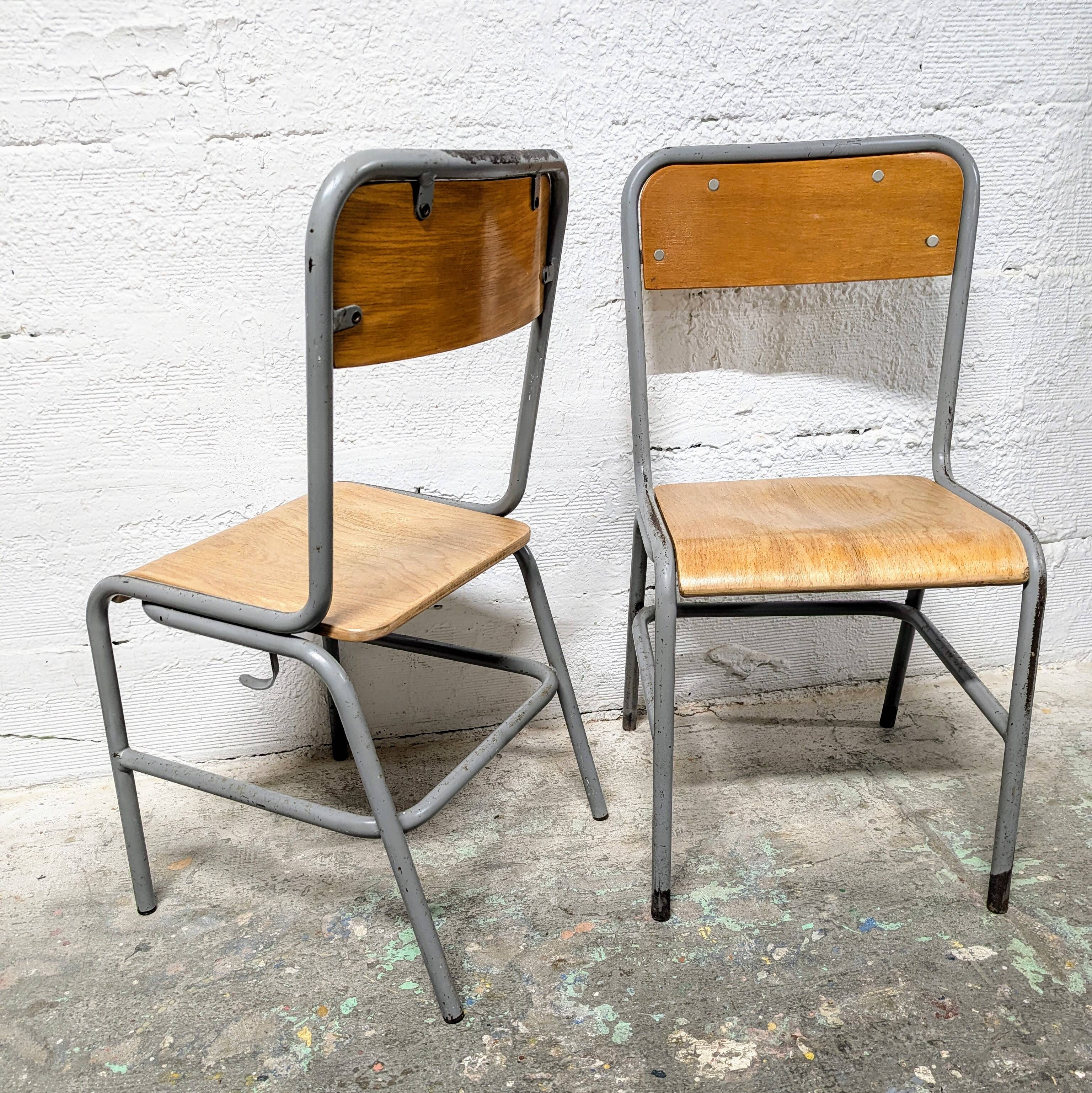 Paire de chaises bienaise des ptt