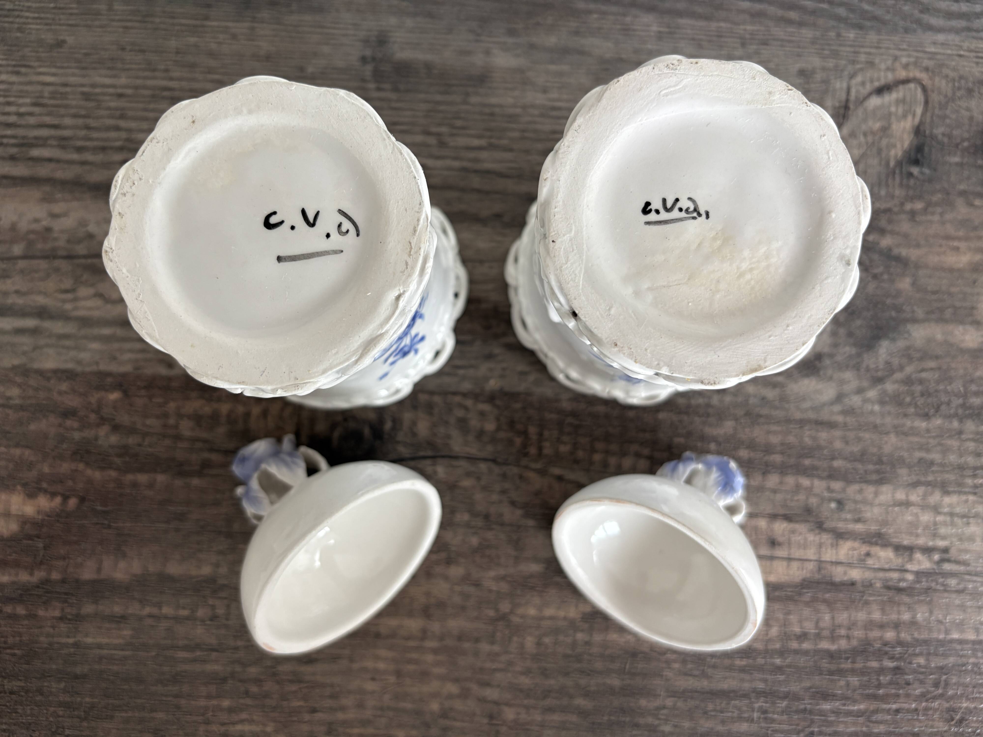 2 small porcelain pots from Capodimonte