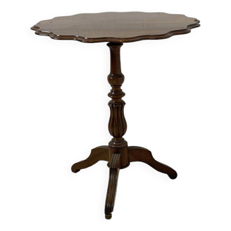 19th century pedestal table with tilting top