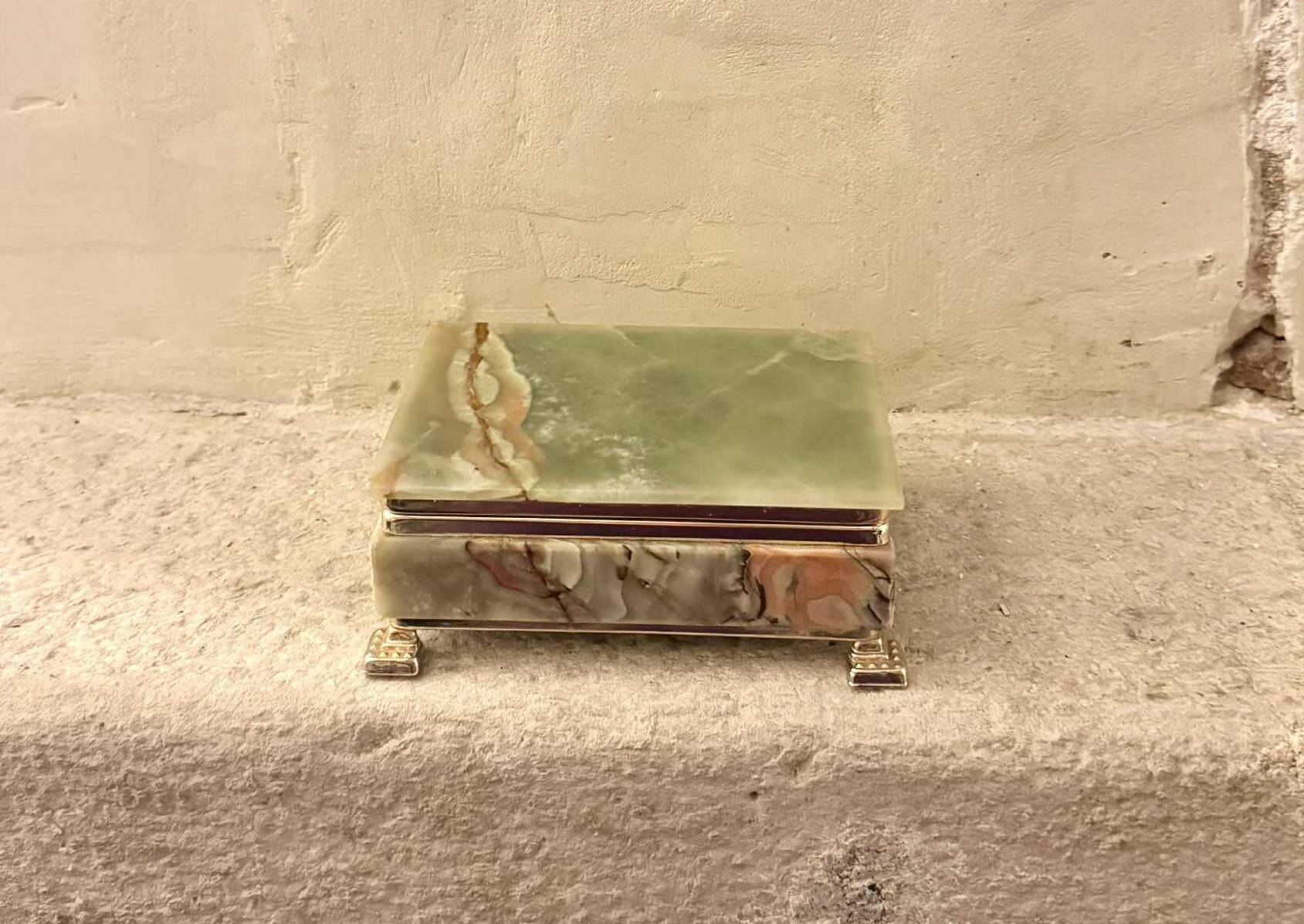 Onyx catchall box from the 1960s, vintage Italy.