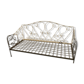 Wrought iron bench Paragraph